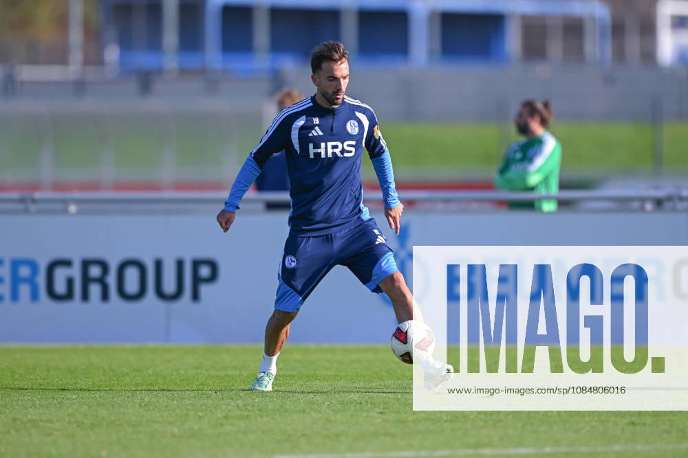 Fussball, Saison 2026 2027, Bundesliga, Training des FC Schalke 04, Kenan Karaman (FC Schalke 04) xRHR-FOTO YYx