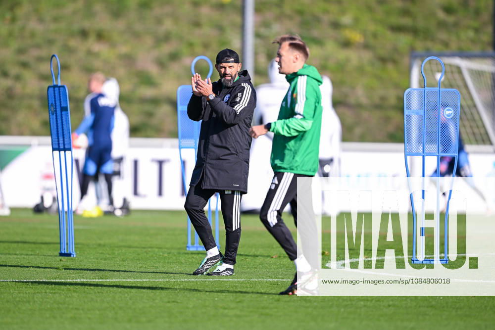 Fussball, Saison 2026 2027, Bundesliga, Training des FC Schalke 04, Trainer Miron Muslic (FC Schalke 04) xRHR-FOTO YYx
