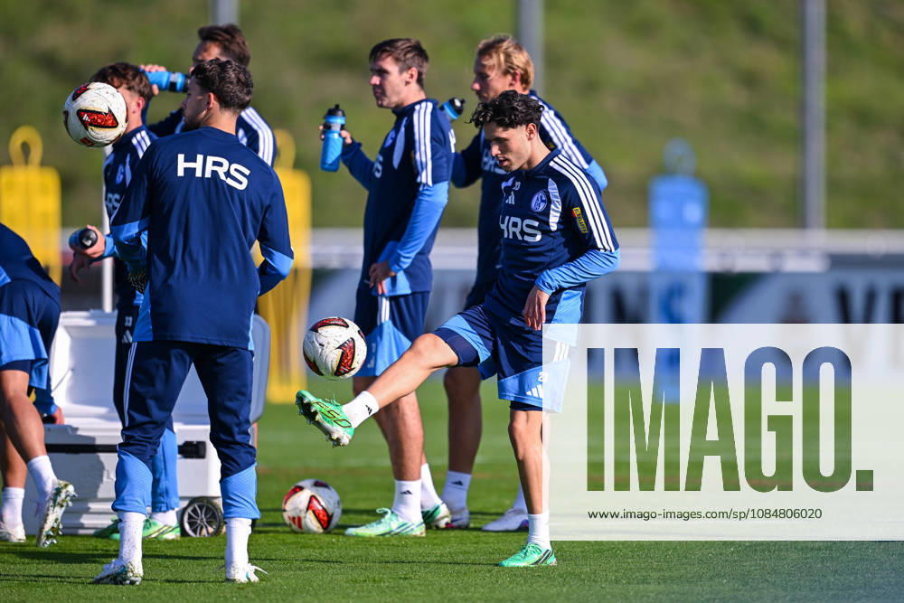 Fussball, Saison 2026 2027, Bundesliga, Training des FC Schalke 04, Soufiane El-Faouzi (FC Schalke 04) xRHR-FOTO YYx