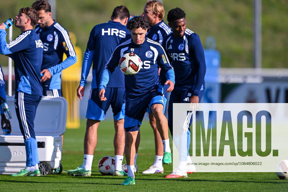 Fussball, Saison 2026 2027, Bundesliga, Training des FC Schalke 04, Soufiane El-Faouzi (FC Schalke 04) xRHR-FOTO YYx
