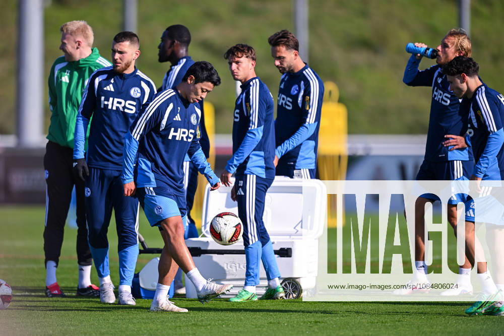 Fussball, Saison 2026 2027, Bundesliga, Training des FC Schalke 04, Hee-chan Hwang (FC Schalke 04) xRHR-FOTO YYx