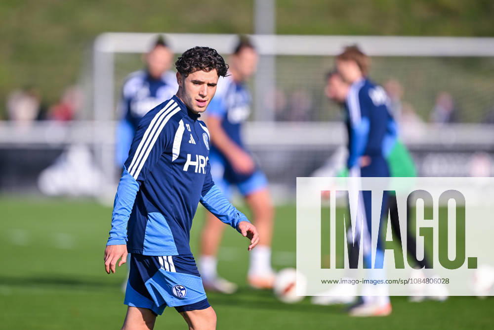 Fussball, Saison 2026 2027, Bundesliga, Training des FC Schalke 04, Soufiane El-Faouzi (FC Schalke 04) xRHR-FOTO YYx