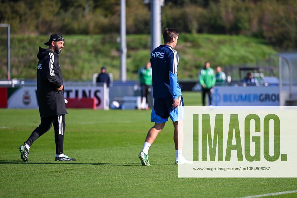 Fussball, Saison 2026 2027, Bundesliga, Training des FC Schalke 04, Trainer Miron Muslic (FC Schalke 04), Maximilian Wöber (FC Schalke 04) (r) xRHR-FOTO YYx