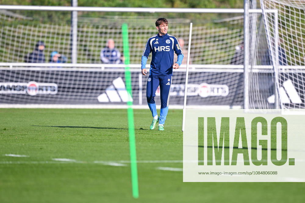 Fussball, Saison 2026 2027, Bundesliga, Training des FC Schalke 04, Vitalie Becker (FC Schalke 04) xRHR-FOTO YYx