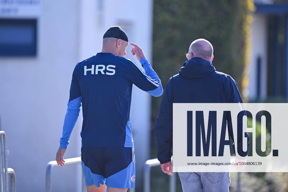 Fussball, Saison 2026 2027, Bundesliga, Training des FC Schalke 04, Edin Džeko Dzeko (FC Schalke 04) xRHR-FOTO YYx