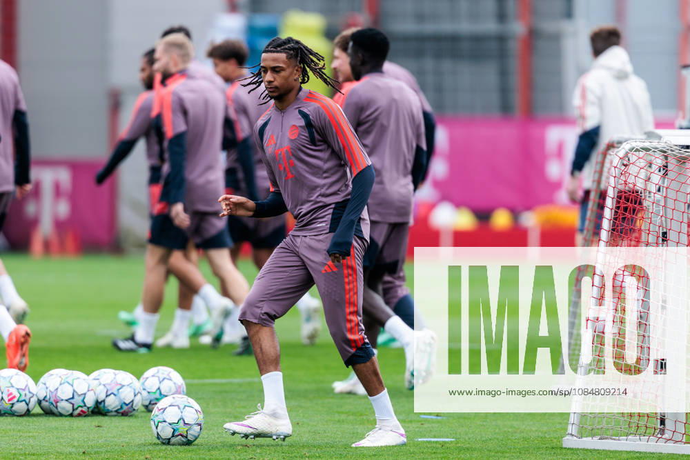 Michael Olise (FC Bayern Muenchen, 17) controls the ball during the training session before the UEFA Champions League match between FC Bayern Muenchen vs. Arsenal FC at Trainingsgelaende an der Saebener Str on October 20, 2026 in Munich, Germany. Bavaria Germany