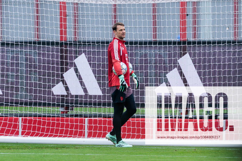 Manuel Neuer (FC Bayern Muenchen, 1) during the training session before the UEFA Champions League match between FC Bayern Muenchen vs. Arsenal FC at Trainingsgelaende an der Saebener Str on October 20, 2026 in Munich, Germany. Bavaria Germany