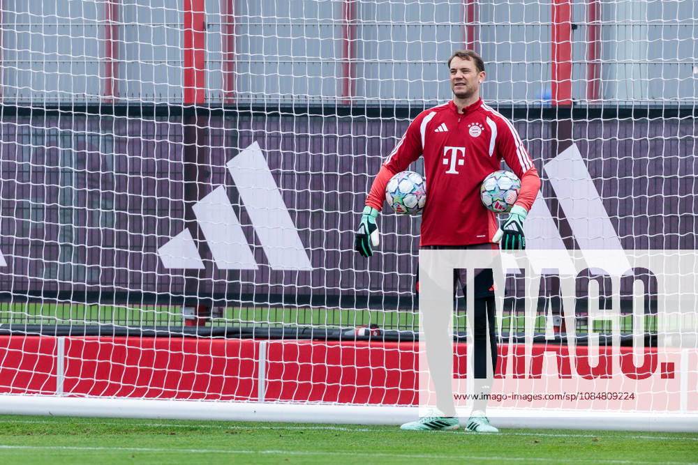 Manuel Neuer (FC Bayern Muenchen, 1) during the training session before the UEFA Champions League match between FC Bayern Muenchen vs. Arsenal FC at Trainingsgelaende an der Saebener Str on October 20, 2026 in Munich, Germany. Bavaria Germany