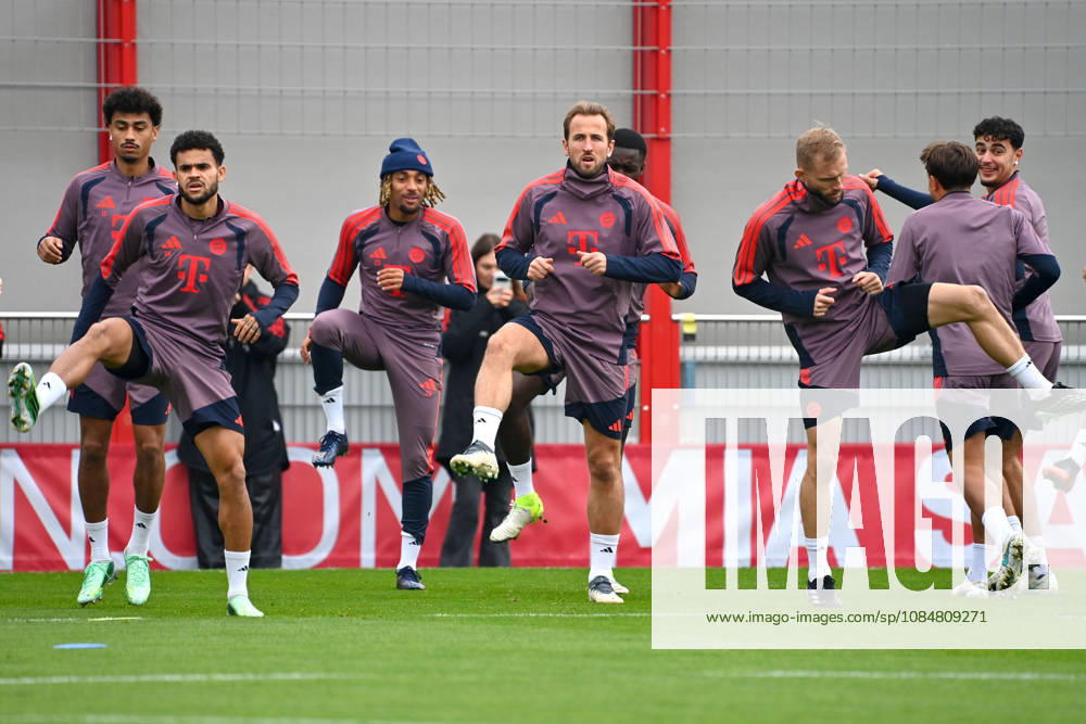 Spieler v.li:Nathaniel BROWN (Bayern Muenchen),Luis DIAZ (Bayern Muenchen),Sacha BOEY,Harry KANE (Bayern Muenchen),Konrad LAIMER (Bayern Muenchen),Aleksandar PAVLOVIC (Bayern Muenchen), Fussball Champions League,Saison 2026 27, Ligaphase ABSCHLUSSTRAINING am 20.10.2026 FC Bayern Muenchen - FC Arsenal