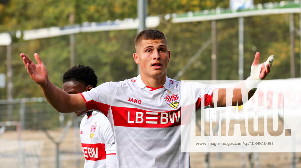 Stuttgart, Fußball U19 Champions League, Saison 2026 2027, U19 YouthLeague VfB Stuttgart vs. Atletico Madrid, Jubel nach dem 1:1 Tor, Torschütze Enis Redzepi (VfB)
