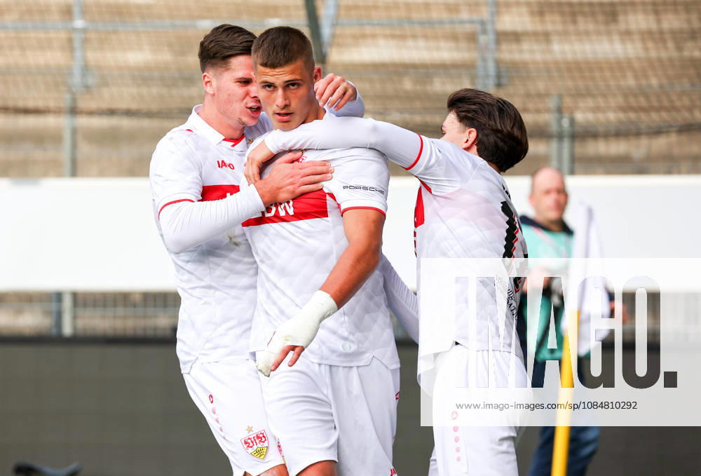 Stuttgart, Fußball U19 Champions League, Saison 2026 2027, U19 YouthLeague VfB Stuttgart vs. Atletico Madrid, Jubel nach dem 1:1 Tor, Torschütze Enis Redzepi (VfB)