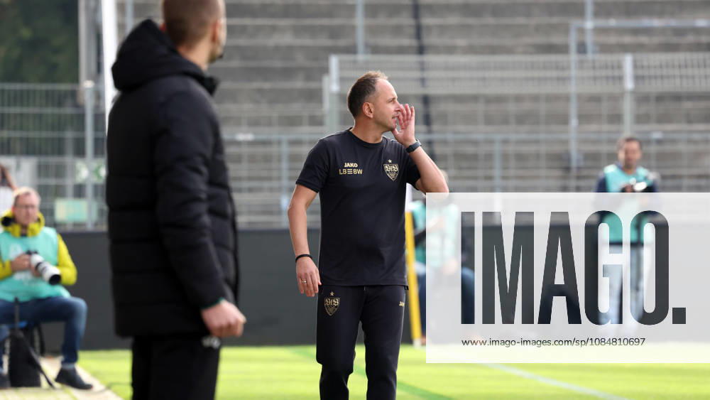 U19 VfB Stuttgart - U19 Atletico Madrid Deutschland, Stuttgart, 20.10.2026, Fussball, UEFA Youth League, Saison 2026 2027, U19 VfB Stuttgart - U19 Atletico Madrid: Tobias Rathgeb (Trainer U19 VfB Stuttgart).