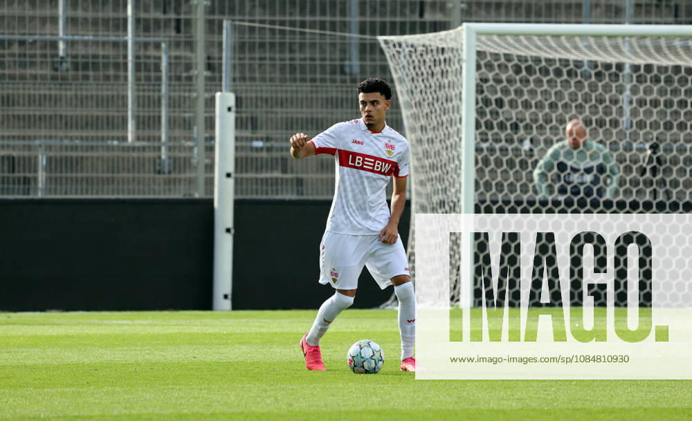 U19 VfB Stuttgart - U19 Atletico Madrid Deutschland, Stuttgart, 20.10.2026, Fussball, UEFA Youth League, Saison 2026 2027, U19 VfB Stuttgart - U19 Atletico Madrid: Gabriel Bruno Zarrella (U19 VfB Stuttgart).