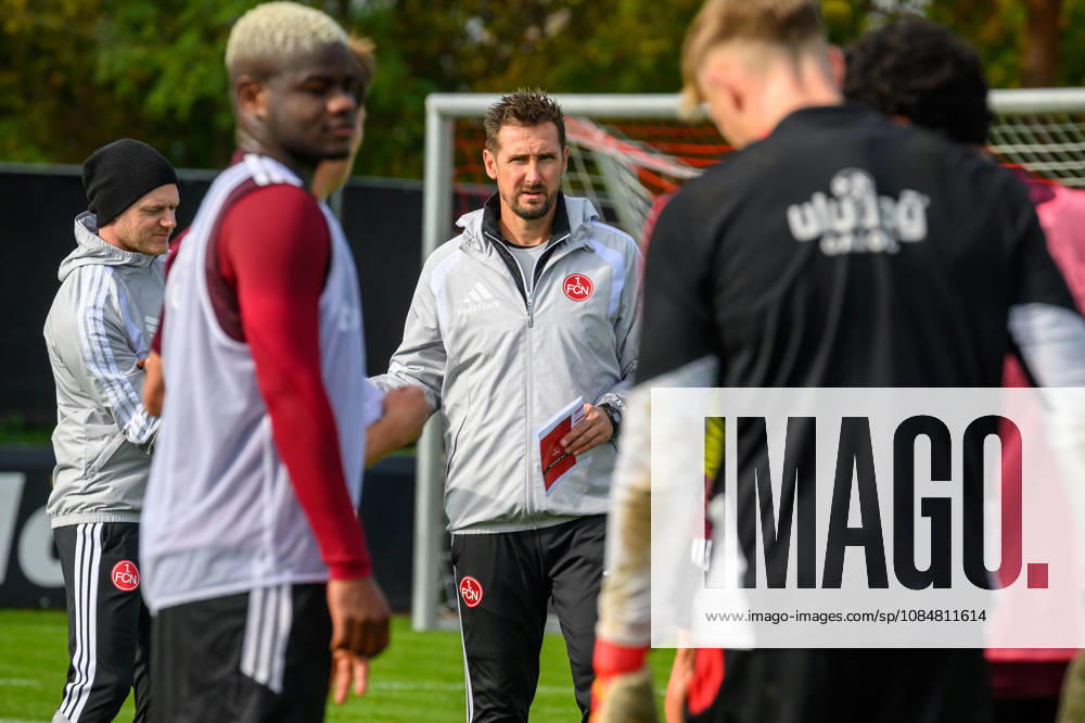 Fussball - 2. Fussball - Bundesliga - Saison 2026 2027 - 1. FC Nürnberg Nuernberg FCN ( Club ) - Training - Sportfoto Zink - - Miroslav Miro Klose ( Trainer 1. FC Nürnberg FCN ) spricht zu Mannschaft Team