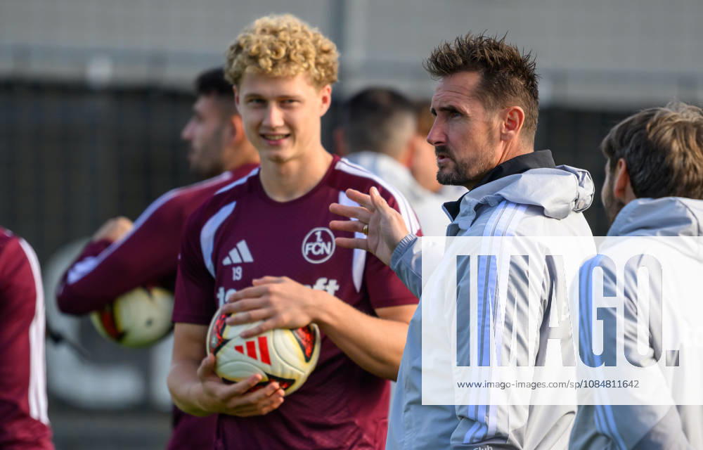 Fussball - 2. Fussball - Bundesliga - Saison 2026 2027 - 1. FC Nürnberg Nuernberg FCN ( Club ) - Training - Sportfoto Zink - - Piet Scobel (19, 1. FC Nürnberg FCN ) Miroslav Miro Klose ( Trainer 1. FC Nürnberg FCN )