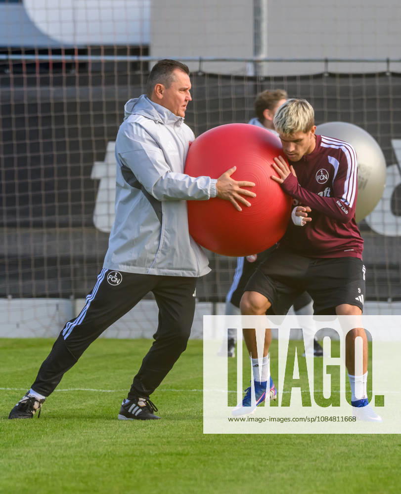 Fussball - 2. Fussball - Bundesliga - Saison 2026 2027 - 1. FC Nürnberg Nuernberg FCN ( Club ) - Training - Sportfoto Zink - - Gubov Milan (Physiotherapeut 1. FC Nürnberg FCN ) Sigurd Haugen ( 9, 1. FC Nürnberg FCN )