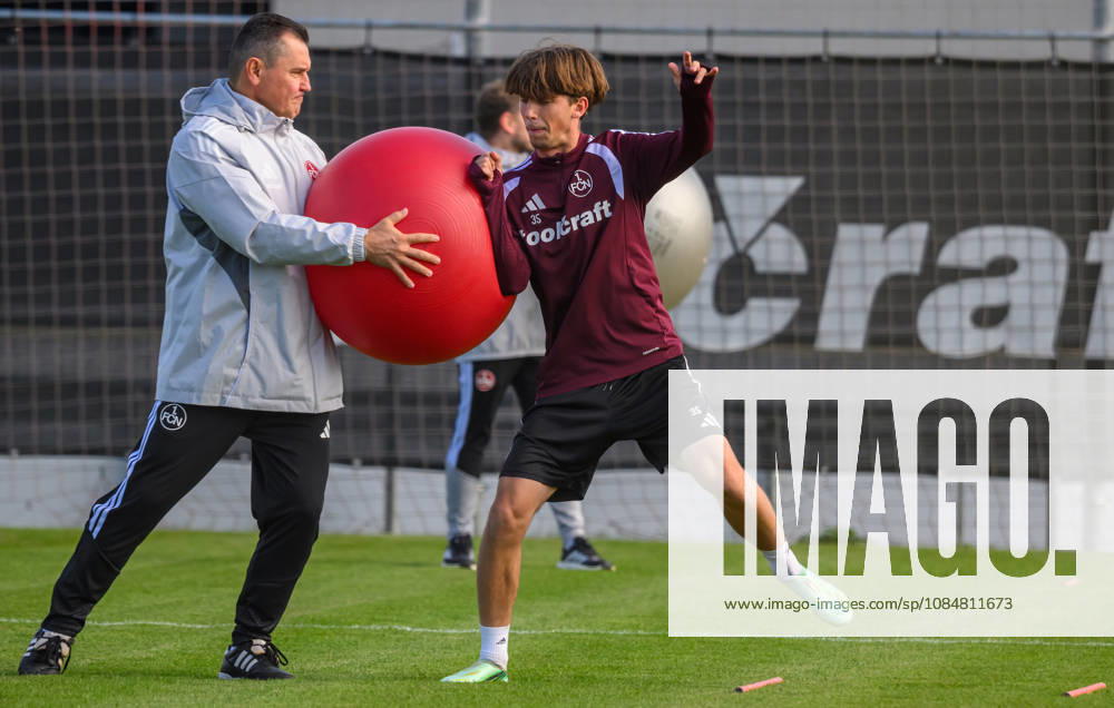 Fussball - 2. Fussball - Bundesliga - Saison 2026 2027 - 1. FC Nürnberg Nuernberg FCN ( Club ) - Training - Sportfoto Zink - - Gubov Milan (Physiotherapeut 1. FC Nürnberg FCN ) Marc Kornwachs Barjuan (35, 1. FC Nürnberg FCN )