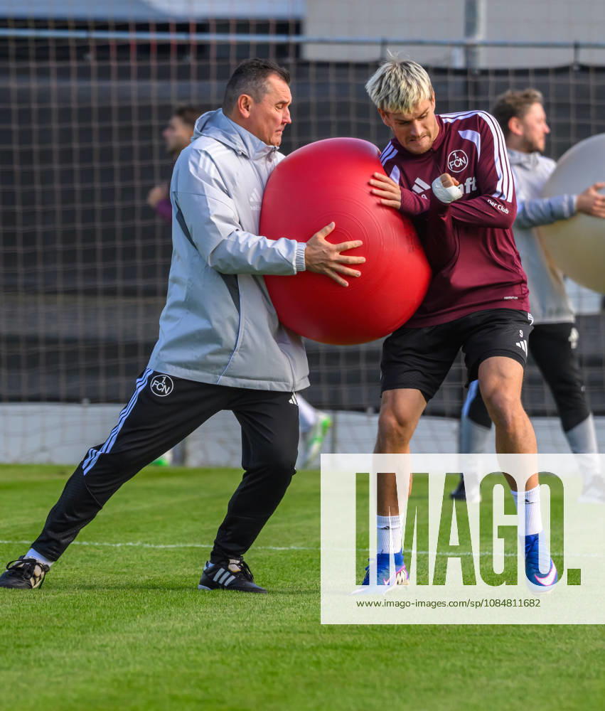 Fussball - 2. Fussball - Bundesliga - Saison 2026 2027 - 1. FC Nürnberg Nuernberg FCN ( Club ) - Training - Sportfoto Zink - - Gubov Milan (Physiotherapeut 1. FC Nürnberg FCN ) Sigurd Haugen ( 9, 1. FC Nürnberg FCN )
