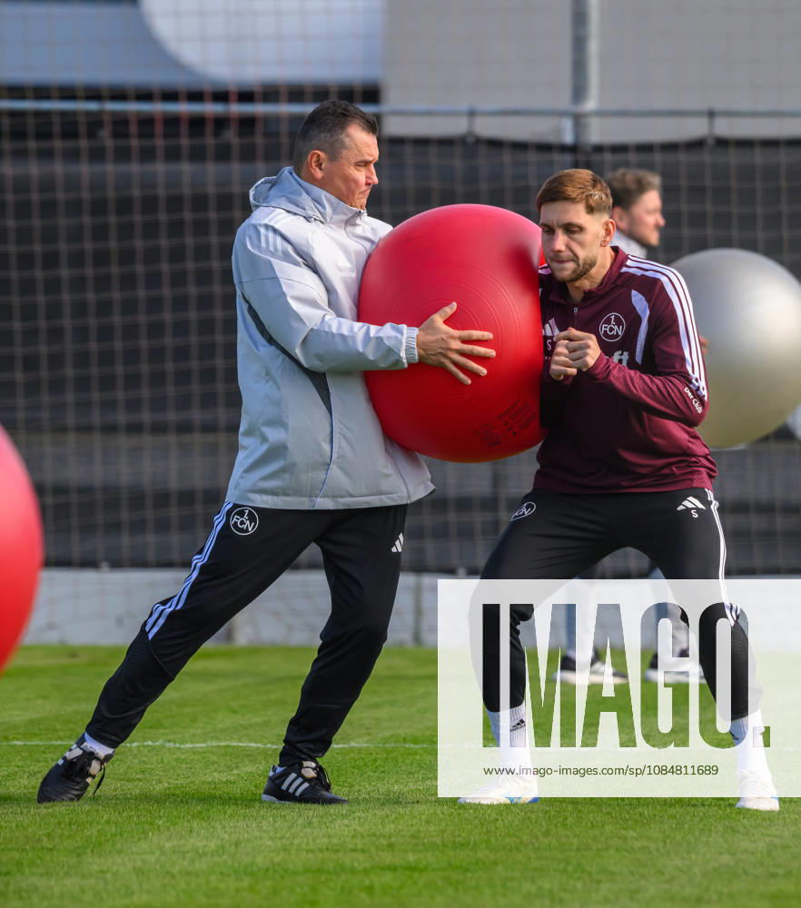 Fussball - 2. Fussball - Bundesliga - Saison 2026 2027 - 1. FC Nürnberg Nuernberg FCN ( Club ) - Training - Sportfoto Zink - - Gubov Milan (Physiotherapeut 1. FC Nürnberg FCN ) Styopa Mkrtchyan (5, 1. FC Nürnberg FCN )