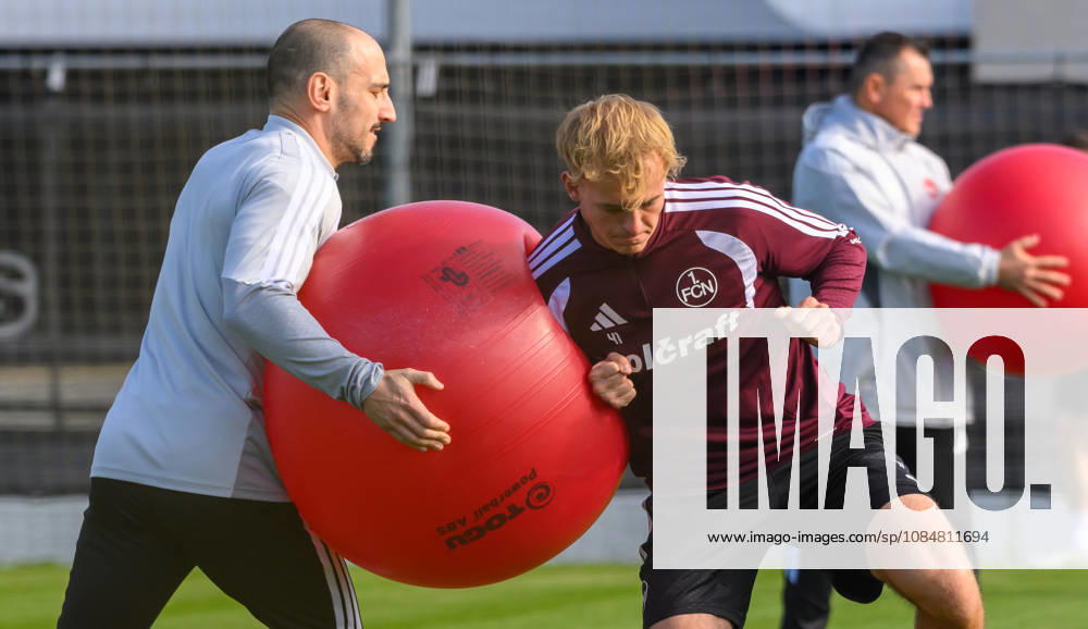 Fussball - 2. Fussball - Bundesliga - Saison 2026 2027 - 1. FC Nürnberg Nuernberg FCN ( Club ) - Training - Sportfoto Zink - - Gerald Stürzenhofecker Stuerzenhofecker (Athletik- und Reha-Trainer 1. FC Nürnberg FCN ) Eric Porstner (41, 1. FC Nürnberg FCN )