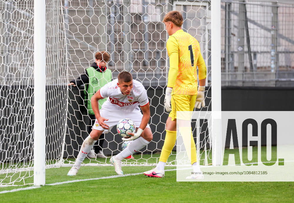 Stuttgart, Fußball U19 Champions League, Saison 2026 2027, U19 YouthLeague VfB Stuttgart vs. Atletico Madrid, 2:3 Tor, Torschütze Enis Redzepi (VfB)