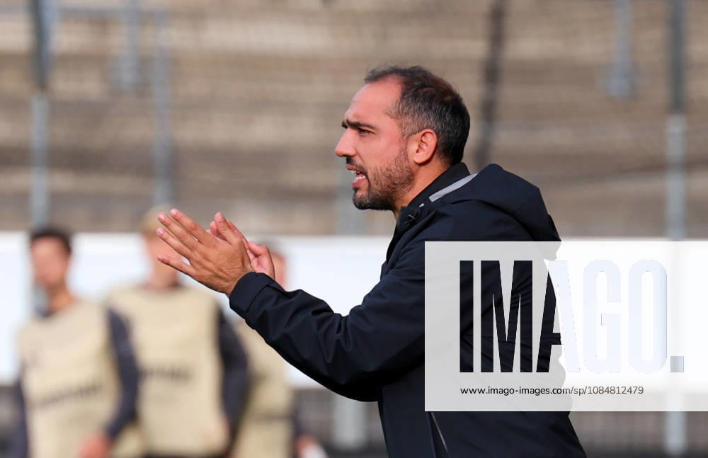 Stuttgart, Fußball U19 Champions League, Saison 2026 2027, U19 YouthLeague VfB Stuttgart vs. Atletico Madrid, Atletico Trainer Pedro Moya