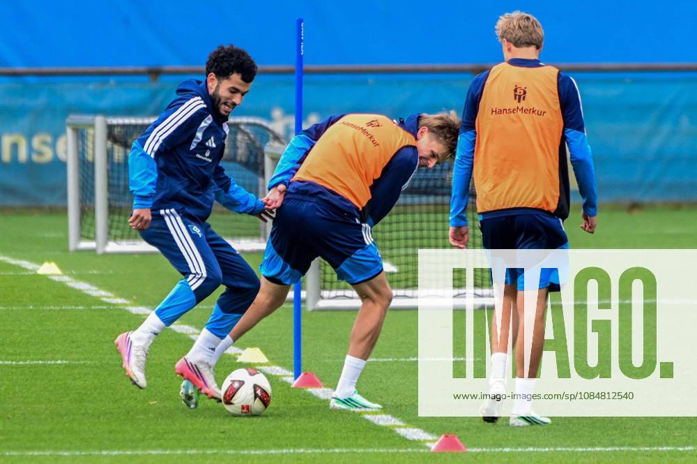 Zakaria El Ouahdi Moller Wolfe David Louis Lemke ( HSV ) lachen Deutschland , Hamburg , Volksparkstadion , Fussball , 1. Bundesliga , Training des Hamburger SV