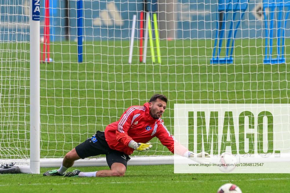Heuer Fernandes Daniel ( HSV ) am Ball Deutschland , Hamburg , Volksparkstadion , Fussball , 1. Bundesliga , Training des Hamburger SV
