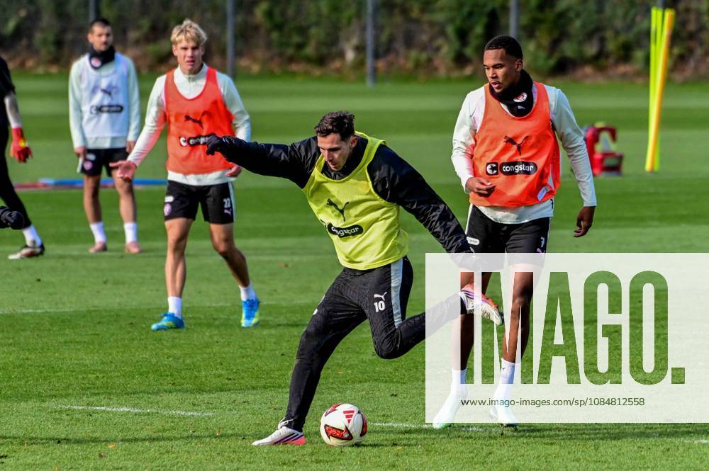 Branimir Hrgota Youssoupha Niang ( Pauli ) Deutschland , Hamburg , Trainingsgelände an der Kollaustrasse , Fussball , 2. Bundesliga , FC St Pauli