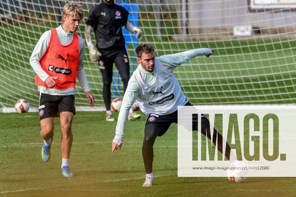 Sam Klein Lars Ritzka ( Pauli ) Deutschland , Hamburg , Trainingsgelände an der Kollaustrasse , Fussball , 2. Bundesliga , FC St Pauli