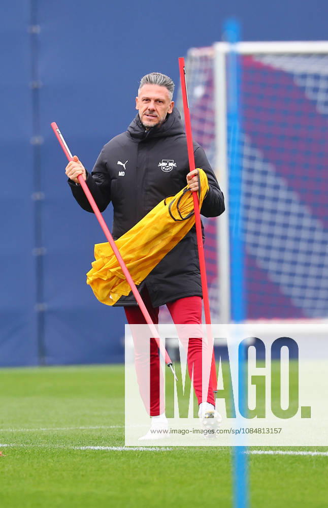 RB Leipzig - Training Champions League Leipzig, 20.10.2026, RB Akademie, UEFA Champions League , RB Leipzig - Abschlusstraining am Vortag von Real Madrid v. RBLeipzig , Im Bild: Trainer Martin Demichelis, RB Leipzig ,