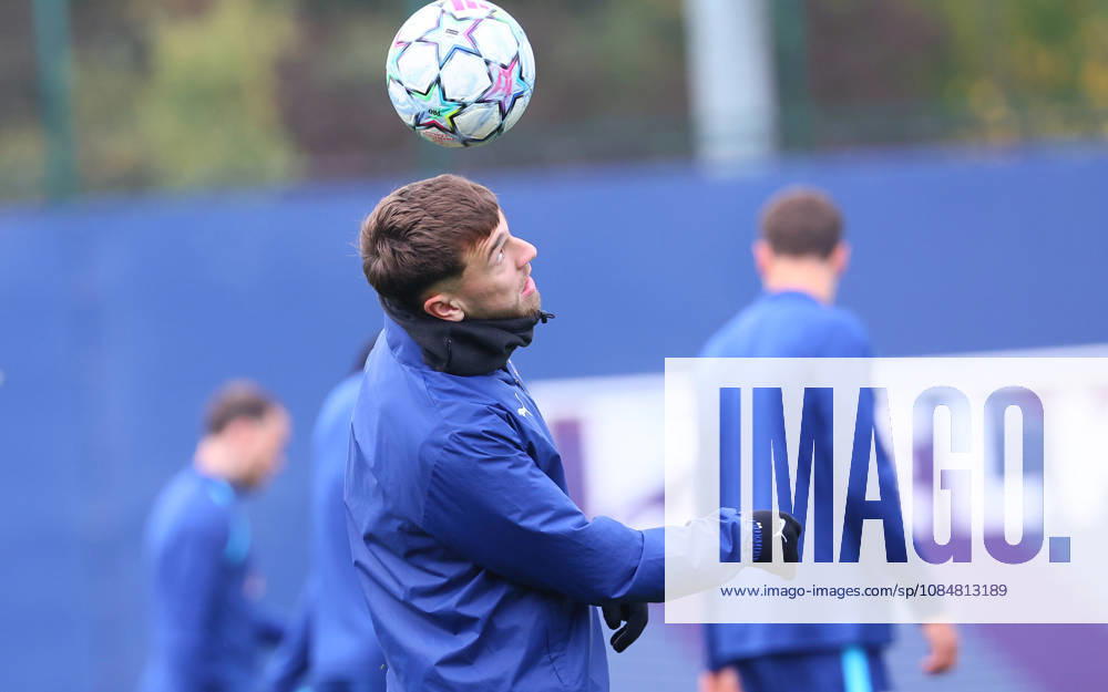 RB Leipzig - Training Champions League Leipzig, 20.10.2026, RB Akademie, UEFA Champions League , RB Leipzig - Abschlusstraining am Vortag von Real Madrid v. RBLeipzig , Im Bild: Brajan Gruda (10, RB Leipzig) ,
