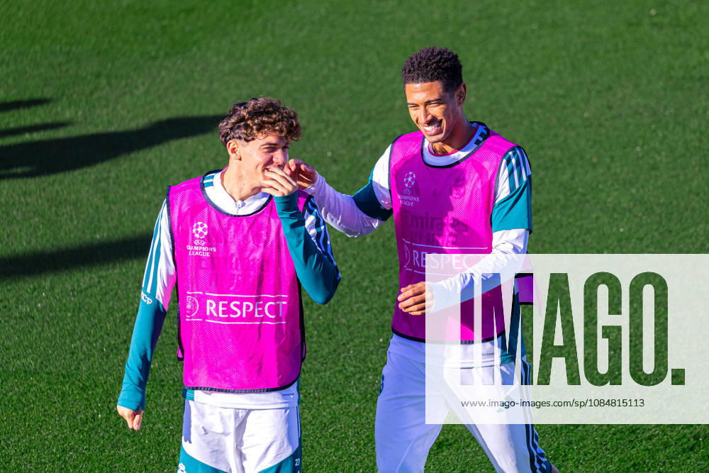 Fussball : Abschlusstraining, Real Madrid, 20.10.2026, Ciudad Real Madrid (Madrid) : Thiago Pitarch (Real Madrid, 27), Jude Bellingham (Real Madrid, 5) Geste, Gestik, Emotion