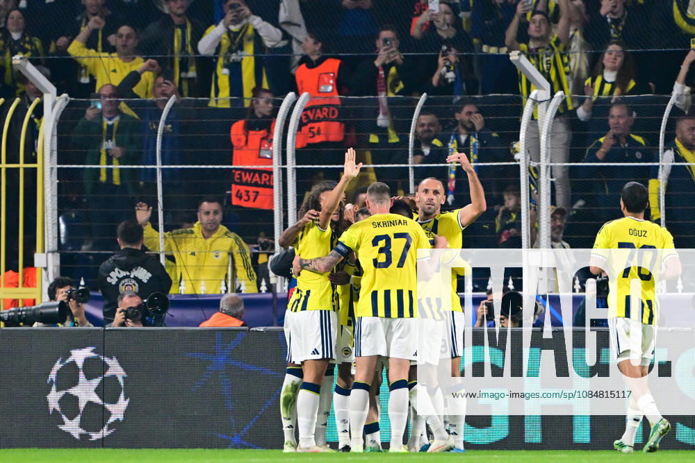 Fenerbahce v Slavia Praha - UEFA Champions League ISTANBUL, TURKIYE - OCTOBER 20: Mason Greenwood (11) of Fenerbahce celebrates with teammates after scoring a goal during the UEFA Champions League Week 3 match between Fenerbahce and Slavia Praha at Chobani Stadium, on October 20, 2026 in Istanbul, Turkiye. Serhat Cagdas Anadolu Istanbul Turkey. Editorial use only. Please get in touch for any other usage.