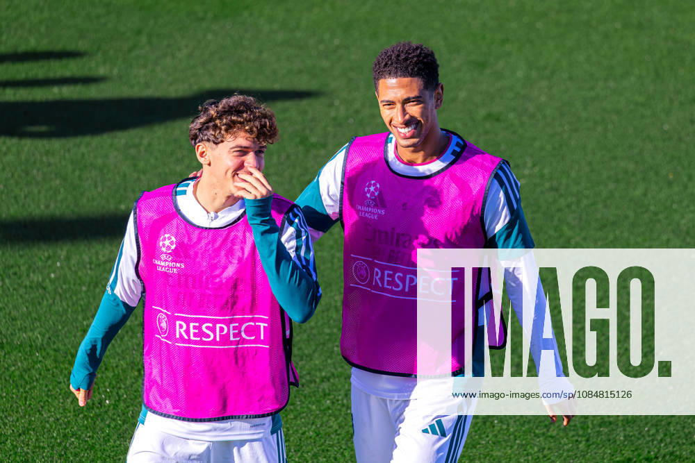 Fussball : Abschlusstraining, Real Madrid, 20.10.2026, Ciudad Real Madrid (Madrid) : Thiago Pitarch (Real Madrid, 27), Jude Bellingham (Real Madrid, 5) Geste, Gestik, Emotion