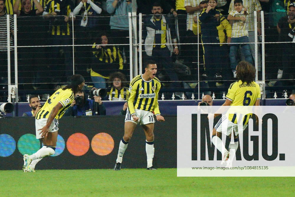 Mason Greenwood (C) of Fenerbahce celebrates with his teammates after scoring his team s first goal during the UEFA Champions League - League Phase, Matchday 3 - football match between Fenerbahce and SK Slavia Praha at Sukru Saracoglu Stadium in Istanbul, Turkey, on October 20, 2026. Kadikoy Turkey - ZUMAu194 20261020_zip_u194_019