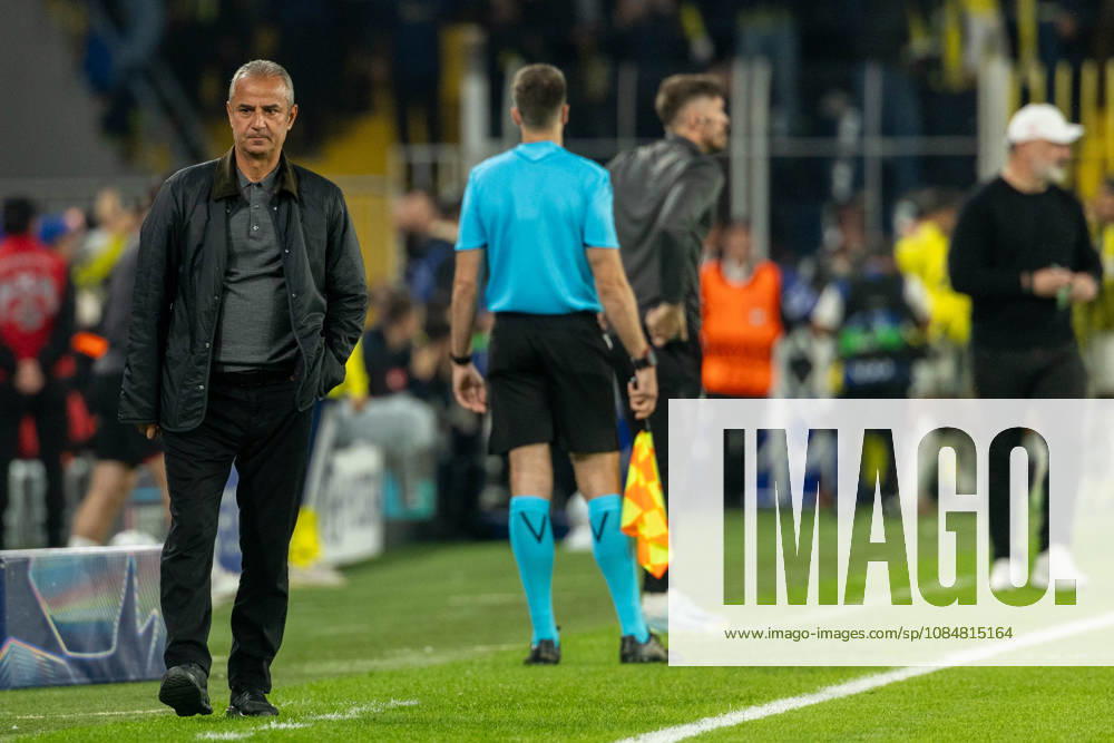 2026-10-20 Fenerbahce SK v SK Slavia Praha - UEFA Champions League 2026 27 League Phase MD3 ISTANBUL, TURKEY - OCTOBER 20: Coach Ismail Kartal of Fenerbahce during the UEFA Champions League 2026 27 League Phase MD3 match between Fenerbahce SK and SK Slavia Praha at Ulker Sukru Saracoglu Stadium on October 20, 2026 in Istanbul, Turkey. (Photo by BSR Agency) Istanbul Turkey Content not available for redistribution in The Netherlands directly or indirectly through any third parties.