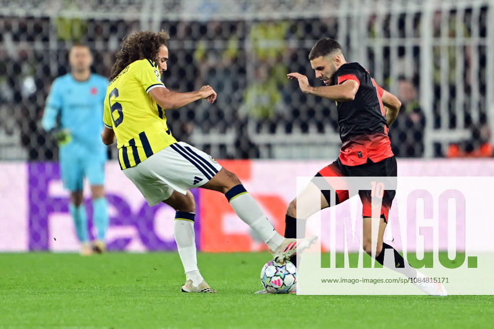 Fenerbahce v Slavia Prag - UEFA Champions League ISTANBUL, TURKIYE - OCTOBER 20: Matteo Guendouzi of Fenerbahce in action against Danijel Sturm during the UEFA Champions League Week 3 match between Fenerbahce and Slavia Prag at Chobani Stadium, on October 20, 2026 in Istanbul, Turkiye. Serhat Cagdas Anadolu Istanbul Turkey. Editorial use only. Please get in touch for any other usage.
