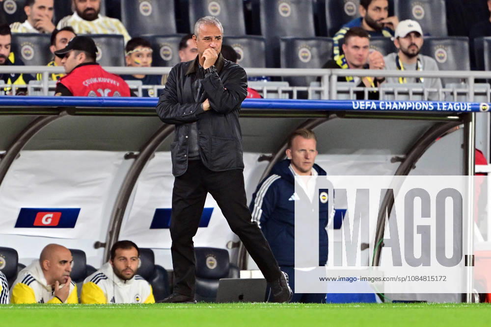 Fenerbahce v Slavia Prag - UEFA Champions League ISTANBUL, TURKIYE - OCTOBER 20: Head coach Ismail Kartal of Fenerbahce is seen during the UEFA Champions League Week 3 match between Fenerbahce and Slavia Prag at Chobani Stadium, on October 20, 2026 in Istanbul, Turkiye. Serhat Cagdas Anadolu Istanbul Turkey. Editorial use only. Please get in touch for any other usage.