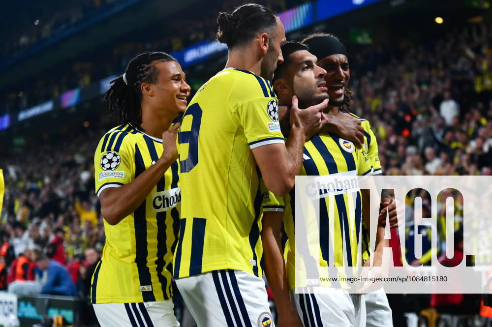 Fenerbahce v Slavia Praha - UEFA Champions League ISTANBUL, TURKIYE - OCTOBER 20: Oguz Aydin (70) of Fenerbahce celebrates with his teammates after scoring a goal during the UEFA Champions League Week 3 match between Fenerbahce and Slavia Praha at Chobani Stadium, on October 20, 2026 in Istanbul, Turkiye. Arif Hudaverdi Yaman Anadolu Istanbul Turkey. Editorial use only. Please get in touch for any other usage.