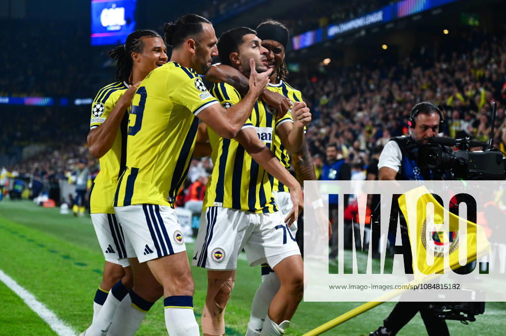Fenerbahce v Slavia Praha - UEFA Champions League ISTANBUL, TURKIYE - OCTOBER 20: Oguz Aydin (70) of Fenerbahce celebrates with his teammates after scoring a goal during the UEFA Champions League Week 3 match between Fenerbahce and Slavia Praha at Chobani Stadium, on October 20, 2026 in Istanbul, Turkiye. Arif Hudaverdi Yaman Anadolu Istanbul Turkey. Editorial use only. Please get in touch for any other usage.