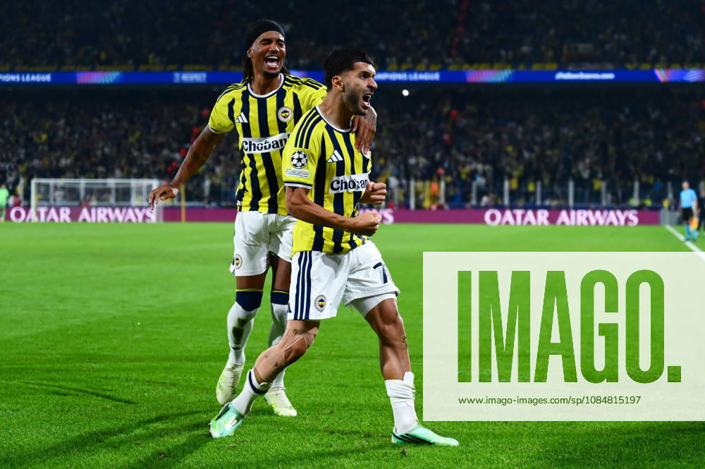 Fenerbahce v Slavia Praha - UEFA Champions League ISTANBUL, TURKIYE - OCTOBER 20: Oguz Aydin (70) of Fenerbahce celebrates with his teammates after scoring a goal during the UEFA Champions League Week 3 match between Fenerbahce and Slavia Praha at Chobani Stadium, on October 20, 2026 in Istanbul, Turkiye. Arif Hudaverdi Yaman Anadolu Istanbul Turkey. Editorial use only. Please get in touch for any other usage.