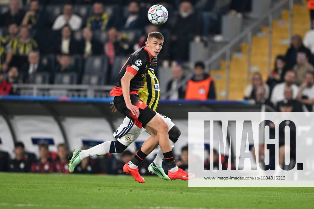 Fenerbahce v Slavia Praha - UEFA Champions League ISTANBUL, TURKIYE - OCTOBER 20: N Golu Kante (Rear) of Fenerbahce in action against Wiktor Nowak (Front) of Slavia Praha during the UEFA Champions League Week 3 match between Fenerbahce and Slavia Prag at Chobani Stadium, on October 20, 2026 in Istanbul, Turkiye. Oguz Yeter Anadolu Istanbul Turkey. Editorial use only. Please get in touch for any other usage.