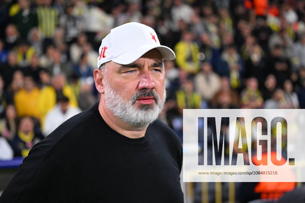 Fenerbahce v Slavia Praha - UEFA Champions League ISTANBUL, TURKIYE - OCTOBER 20: Head coach Jindrich Trpisovsky of Slavia Praha during the UEFA Champions League Week 3 match between Fenerbahce and Slavia Prag at Chobani Stadium, on October 20, 2026 in Istanbul, Turkiye. Oguz Yeter Anadolu Istanbul Turkey. Editorial use only. Please get in touch for any other usage.