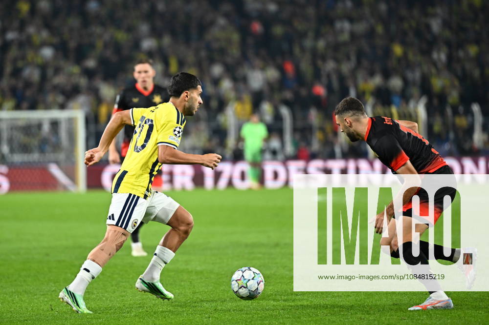 Fenerbahce v Slavia Praha - UEFA Champions League ISTANBUL, TURKIYE - OCTOBER 20: Oguz Aydin (L) of Fenerbahce in action during the UEFA Champions League Week 3 match between Fenerbahce and Slavia Prag at Chobani Stadium, on October 20, 2026 in Istanbul, Turkiye. Oguz Yeter Anadolu Istanbul Turkey. Editorial use only. Please get in touch for any other usage.