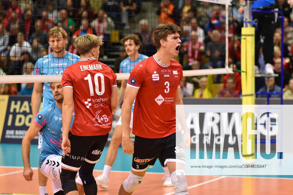 Kieran Robinson-Dunning (TV Rottenburg, 03), links Jonas Enemark (TV Rottenburg, 10) TV Rottenburg vs. SWD powervolleys Dueren, Volleyball, 1. Bundesliga Maenner, 1. Spieltag, Spiel 1006, Spielzeit 2026 2027, 20.10.2026, TV Rottenburg vs. SWD powervolleys Dueren, Volleyball, 1. Bundesliga Maenner, 1. Spieltag, Spiel 1006, Spielzeit 2026 2027, 20.10.2026 Rottenburg