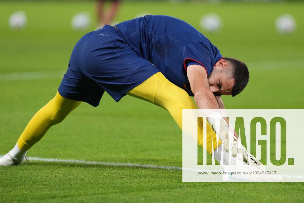 Joan Garcia of Barcelona warms up before the match Paris Saint-Germain v Barcelona, UEFA Champions League, Football, Parc des Princes, Paris, France - 20 Oct 2026Paris Parc des Princes France