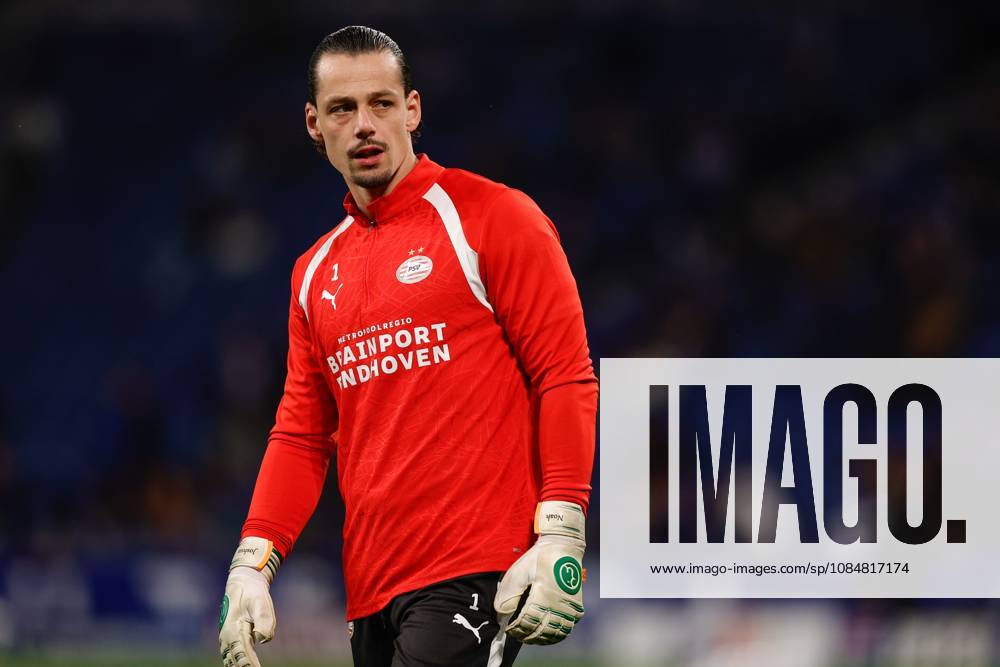 , Estadio do Dragao , season 2026 2027 , Champions League football , match between FC Porto and PSV , picture shows PSV Goalkeeper Nick Olij Porto - PSV x208881995x