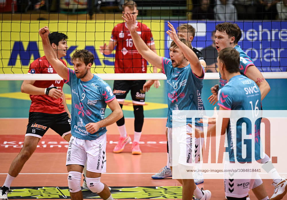 Volleyball 1. Bundesliga Saison 2026 2027 1. Spieltag 20.10.2026 TV Rottenburg - SWD powervolleys Dueren JUBEL Dueren; Marcin Ernastowicz, Daniel Wetter, Andres Jefanov und Robert Viiber (v.li.)