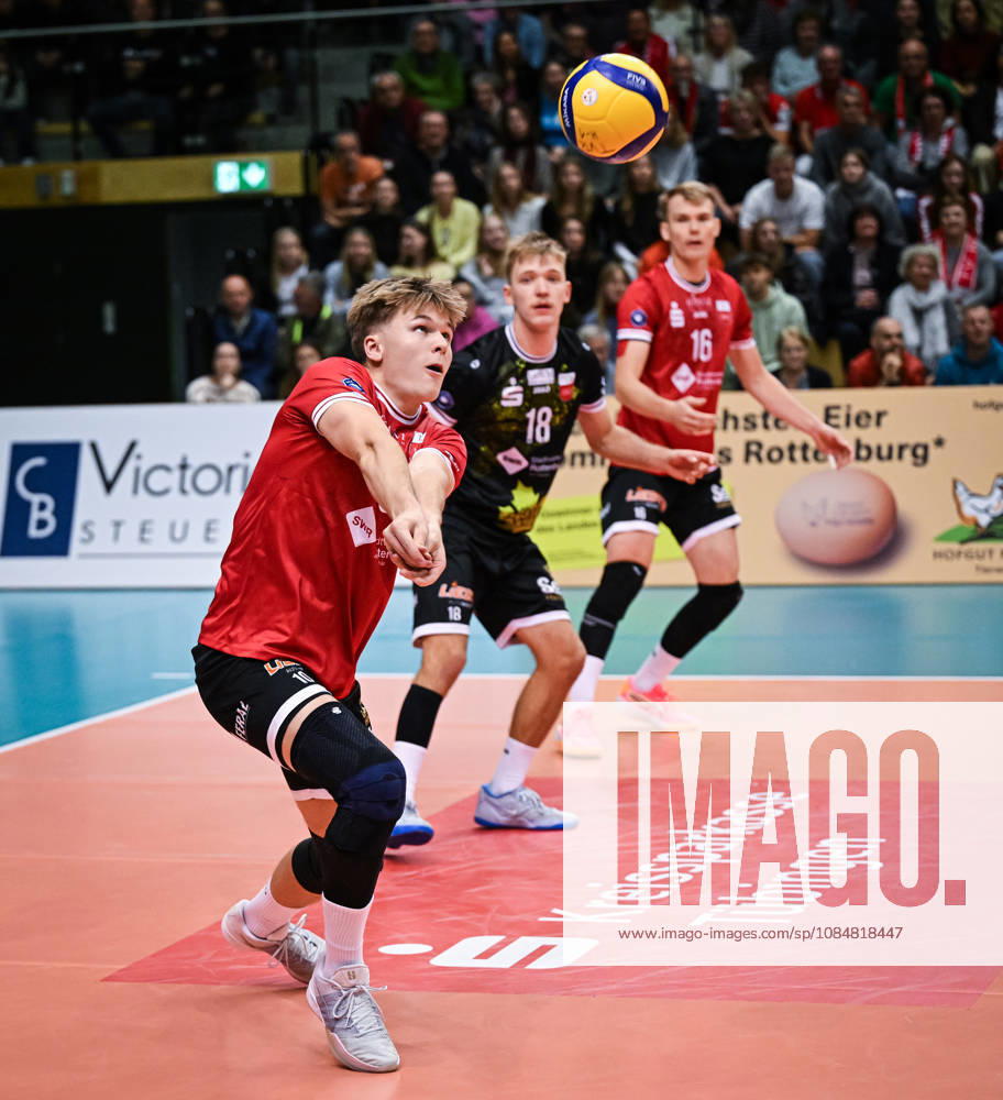 Volleyball 1. Bundesliga Saison 2026 2027 1. Spieltag 20.10.2026 TV Rottenburg - SWD powervolleys Dueren Jonas Enemark Petersen (li, TV Rottenburg)